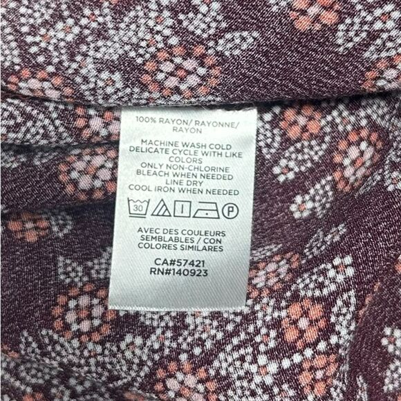 NWT LOFT Burgundy Floral Long Sleeve Blouse Scoop Neck Size Large Flowers - Picture 5 of 7
